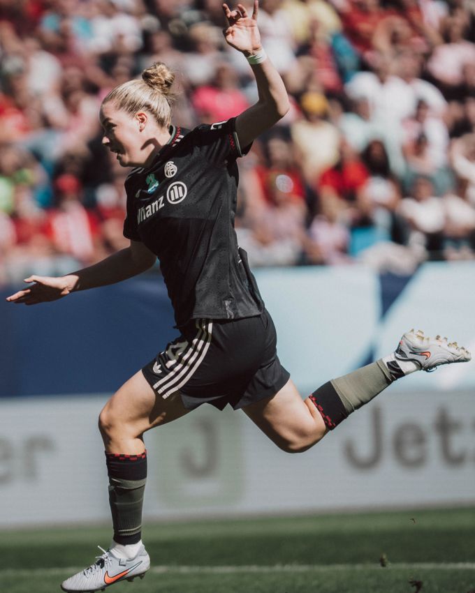 2025-08-30_c-marcel-ditrich_supercup-fcb-vflwolfsburg_053