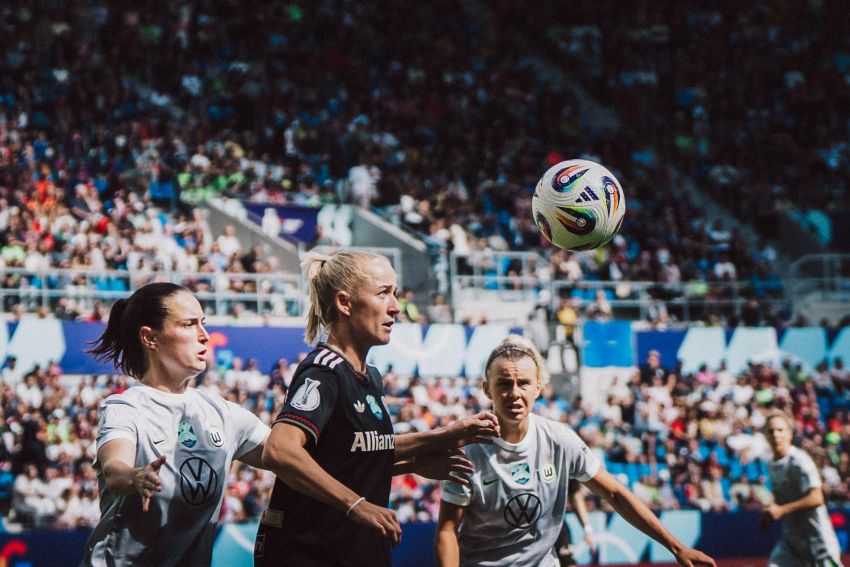 2025-08-30_c-marcel-ditrich_supercup-fcb-vflwolfsburg_025