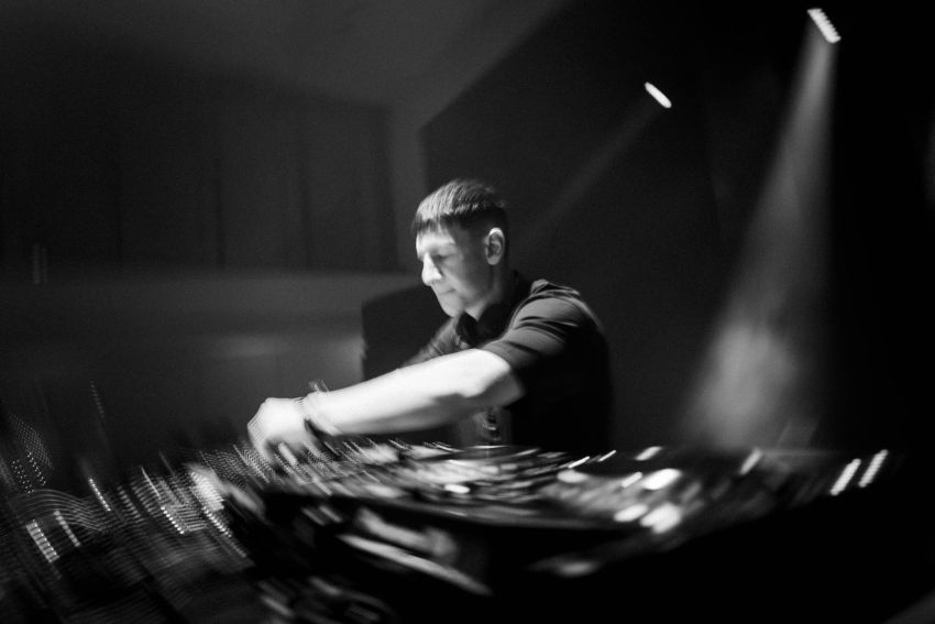 2025-01-04_c-marcel-ditrich_frozen-frequencies_024